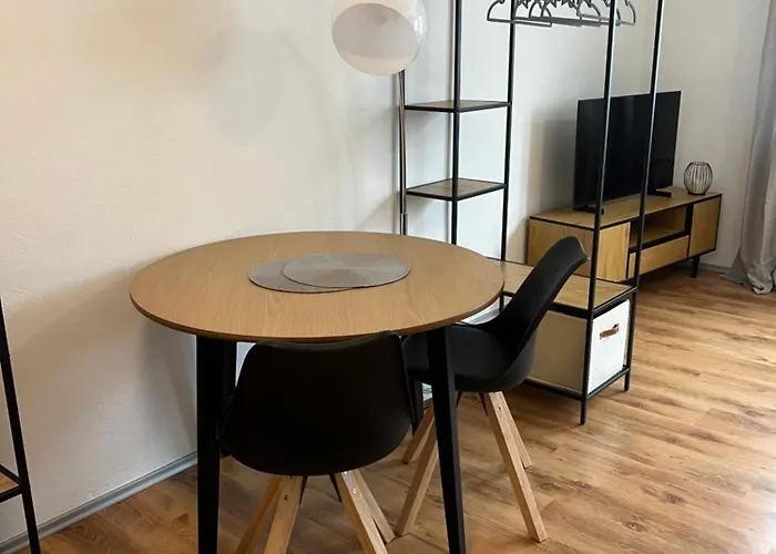 1 Naehe Uni Lejlighed *