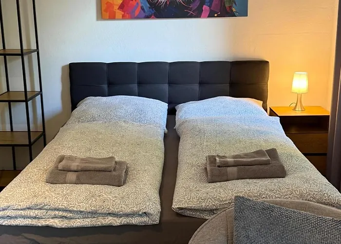 1 Naehe Uni Lejlighed *